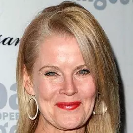 Maeve Quinlan net worth