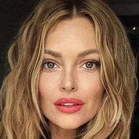 Caroline Receveur net worth