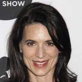 Perrey Reeves net worth