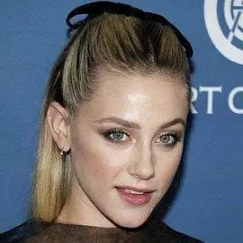 Lili Reinhart net worth