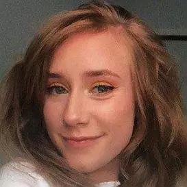 Tess Reinhart net worth