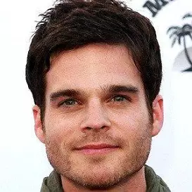 Greg Rikaart net worth