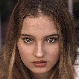 Cosette Rinab net worth