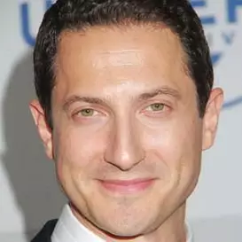 Sasha Roiz net worth