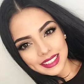 Andrea Roman net worth