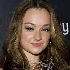 Anna Mae Routledge net worth