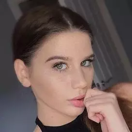 Anya Rowlands net worth