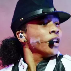 Santo August net worth