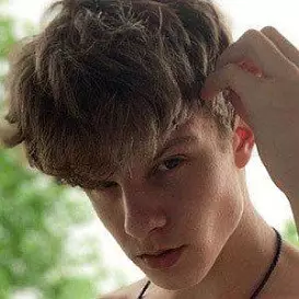 Isaiah Russell net worth