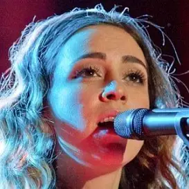 Roberta Sa net worth