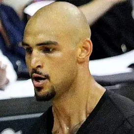Robert Sacre net worth