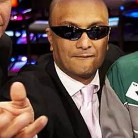 Akmal Saleh net worth