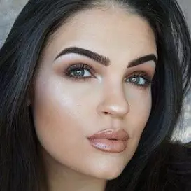 Julia Salvia net worth