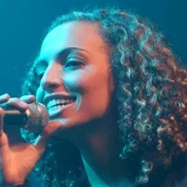 Kayna Samet net worth