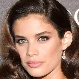 Sara Sampaio net worth