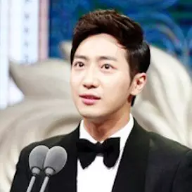 Lee Sang-yeob net worth