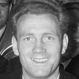 Derek Saunders net worth