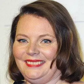 Joanna Scanlan net worth