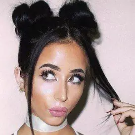 Amber Scholl net worth