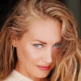 Nora Segura net worth