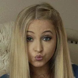 Ashlynn SevenSuperGirls net worth