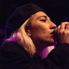 Tei Shi net worth