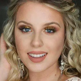 Simply Anxhela net worth