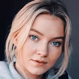 Astrid Smeplass net worth