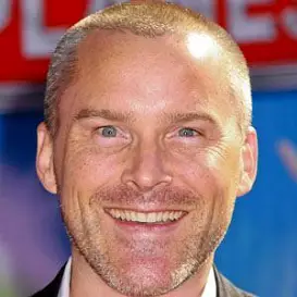 Roger Craig Smith net worth