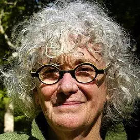 Joan Snyder net worth