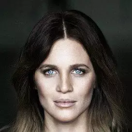 Liz Solari net worth