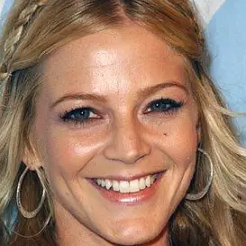 Molly Stanton net worth