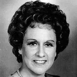 Jean Stapleton net worth