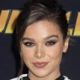 Hailee Steinfeld net worth