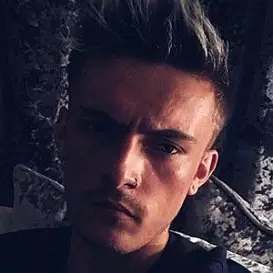 Elliot Stephens net worth