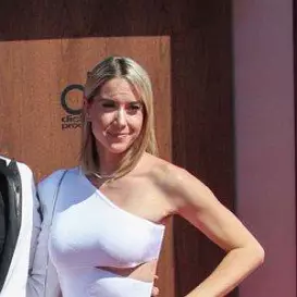 Hayley Stommel net worth