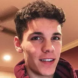 Landon Strauss net worth