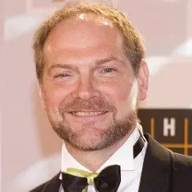 Les Stroud net worth