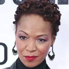 Lisa Simone Kelly net worth