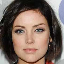 Jessica Stroup net worth
