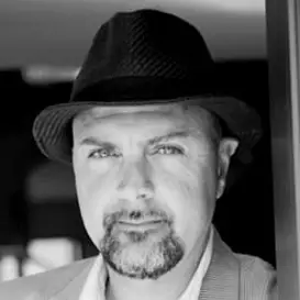 Adolfo Suaya net worth