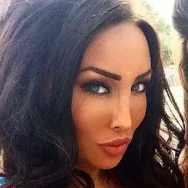 Laura Alicia Summers net worth