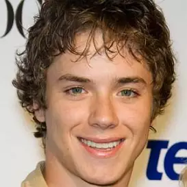 Jeremy Sumpter net worth