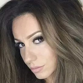 Elona Taki net worth