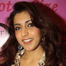 Ishika Taneja net worth