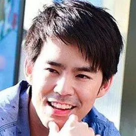 Kawee Tanjararak net worth