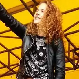 Laura Tesoro net worth