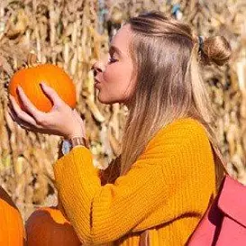 The Blonde Flamingo net worth