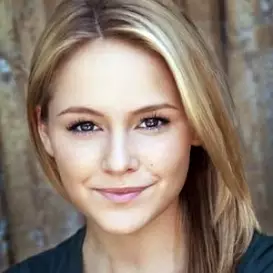 Cassi Thomson net worth