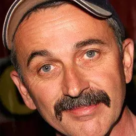 Aaron Tippin net worth